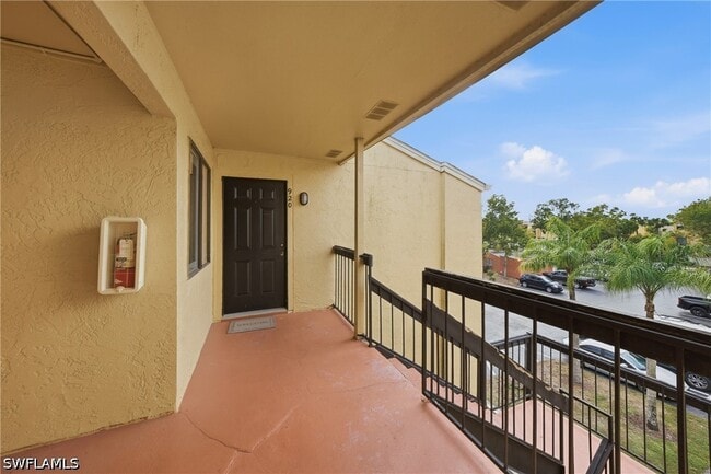 Photo - 2925 Winkler Ave Unit 920