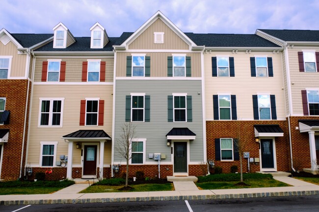 Photo - 109 Quarry Point Rd Townhome