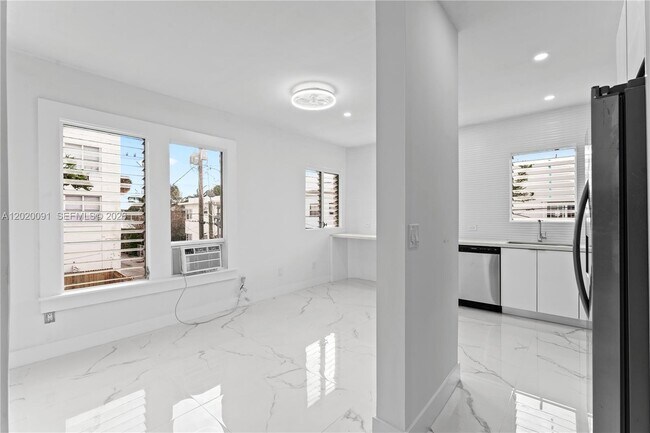 Photo - 842 Meridian Ave Unit 2D