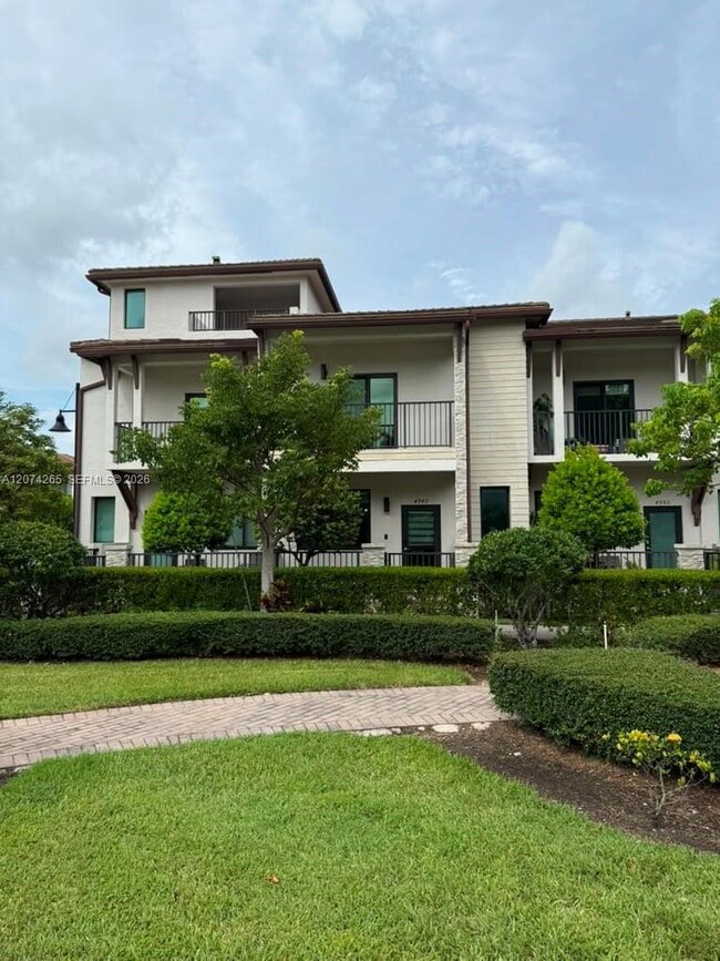 Photo - 4940 NW 83rd Ave