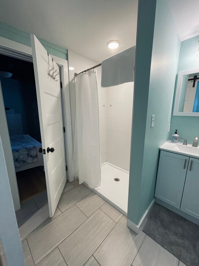 905 Elizabeth Dr House House Rental in Oak Island, NC