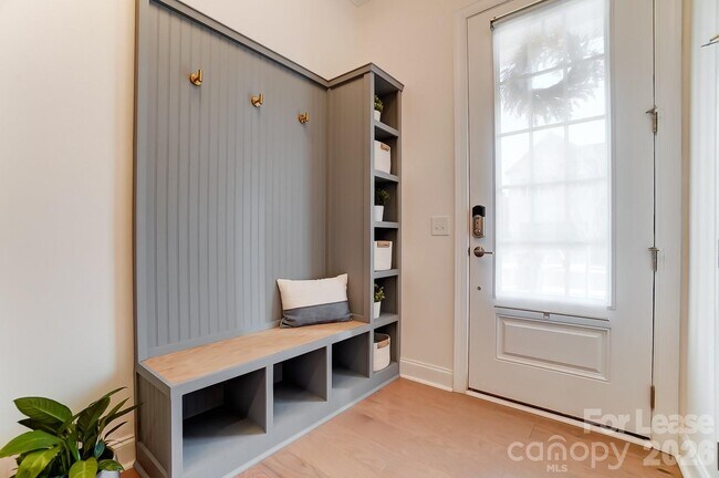 Photo - 131 Heathbrook Ln