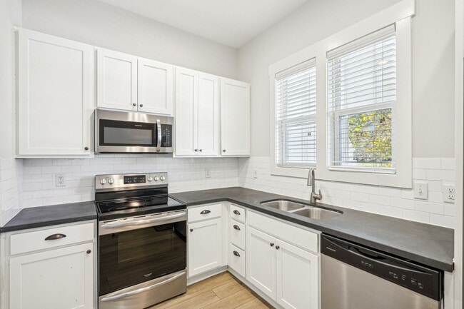 Cadia Myrtle Landing - Townhomes for Rent
