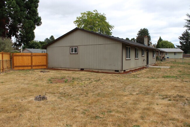 Photo - 232 NE Palomar Ct