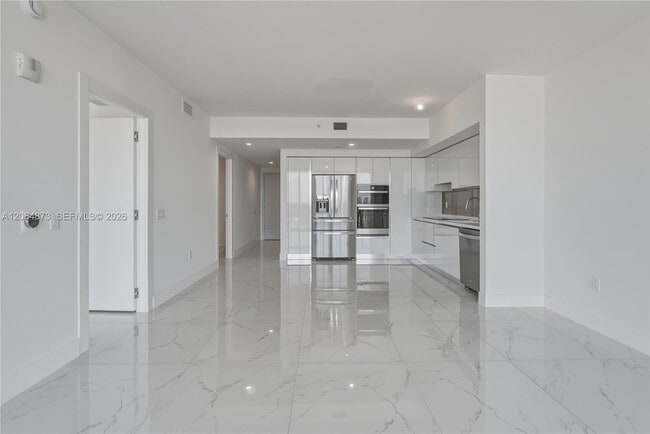 Photo - 1170 E Hallandale Beach Blvd Unidad 904
