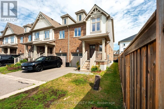 Photo - 124 Parkinson Crescent