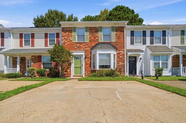Building Photo - 5260 Settlers Park Dr