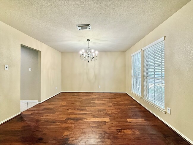 Photo - 1810 Katlyn Ln