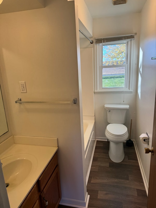 Photo - 10380 Lansing Rd Unit 10380