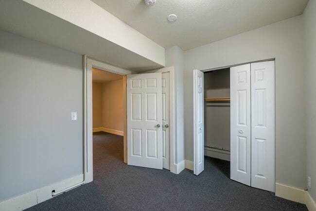 Photo - 2418 3rd St NE Unidad 2