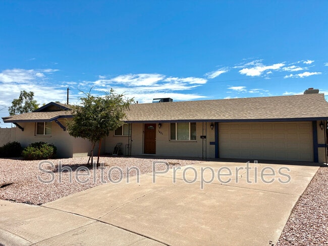 Building Photo - 1421 S Roberts Rd