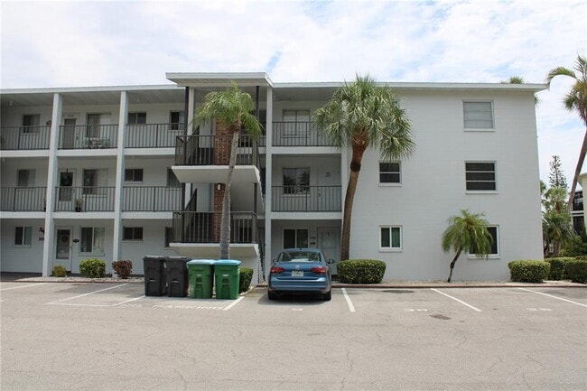 Building Photo - 2423 60th Ave W Unit K29