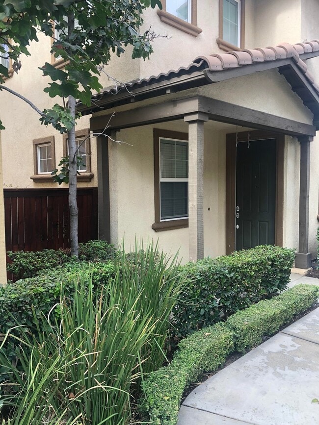 Beautiful Riverside 2 Story House - Beautiful Riverside 2 Story House