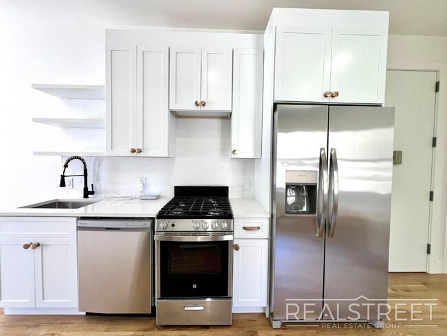 Brand New 2 bed 2 Bath in Ocean Hill! - Brand New 2 bed 2 Bath in Ocean Hill! Apartment Unit 2