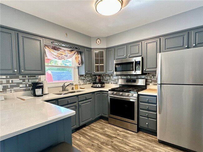 Photo - 406 Sharr Ave