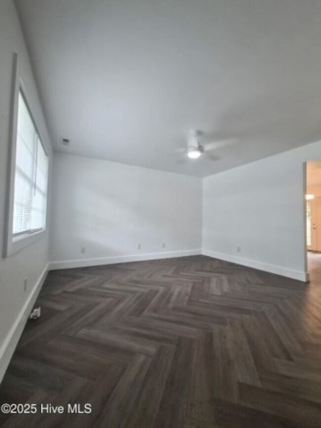 Photo - 411 Myrtlewood Cir