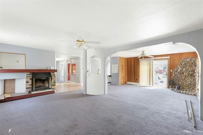 Building Photo - 414 Main Ave W