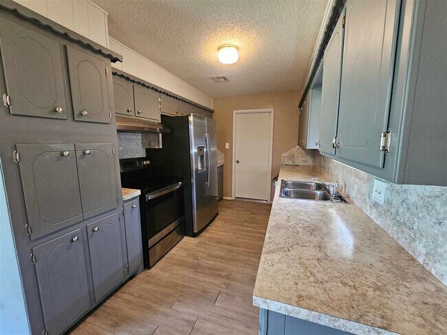Photo - 3202 SE Footman Ln