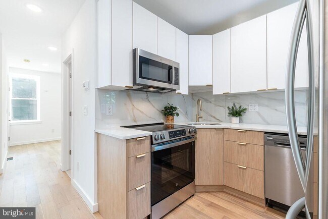 Building Photo - 507 W Dauphin St Rental