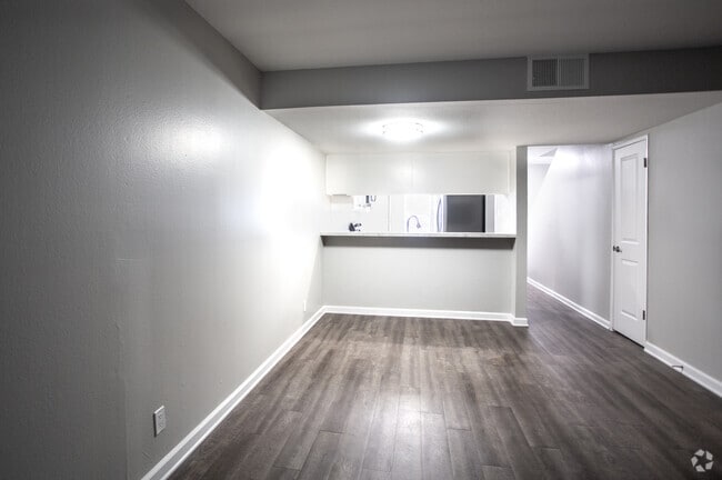 2BR, 1.5 BA-1020 SF