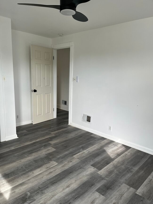 Photo - 337 Saint Lawrence Ave