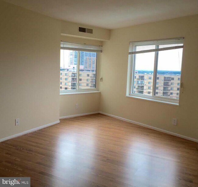 Photo - 8350 Greensboro Dr Unit 1012