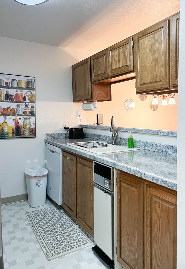 Photo - 315 E 12th Ave