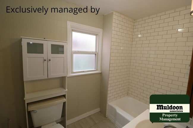Photo - Adorable 1.5 Story Home - Pets Ok! Nicely ...