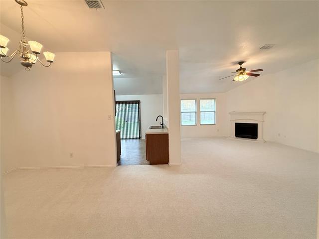 Photo - 918 Fleming St