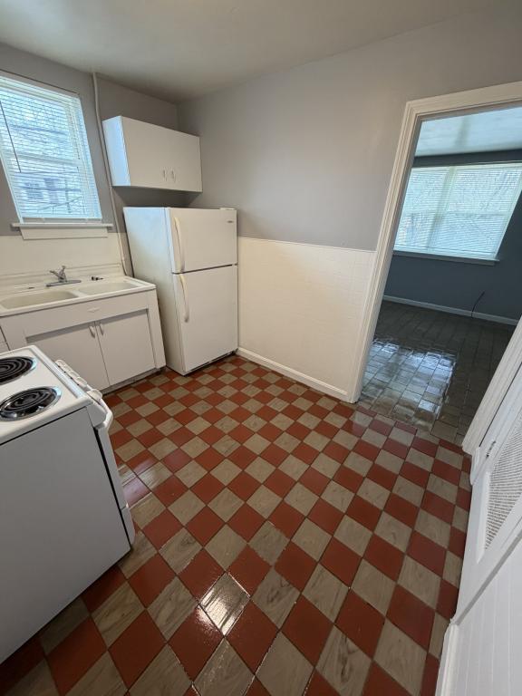 Photo - 310 Vine Ave