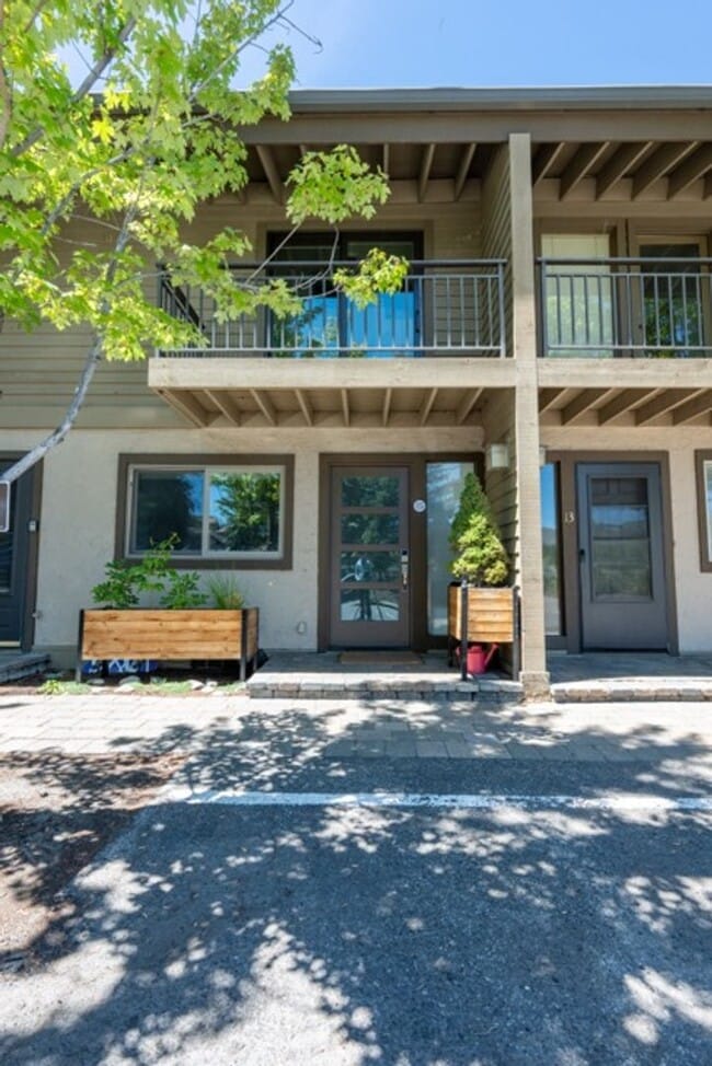Building Photo - Sun Valley Townhome Steps from Skiing, Hiking, and Biking Trails