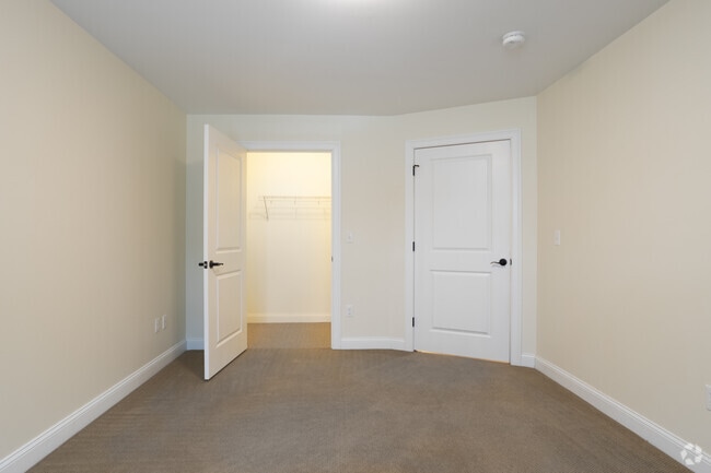2BR, 1BA - 948SF Bedroom