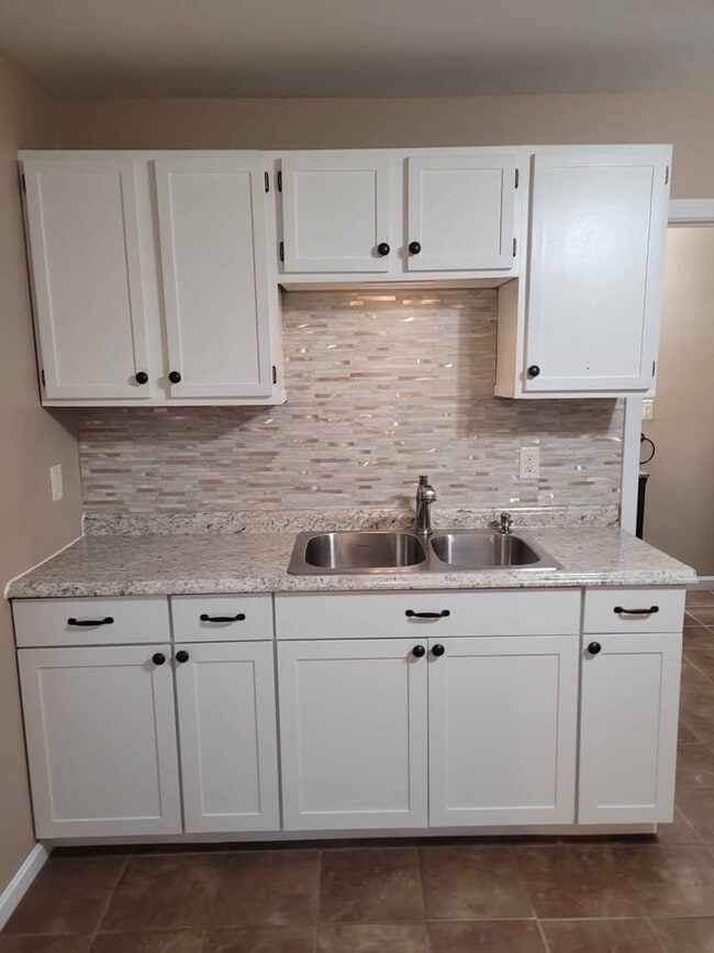 Photo - 391 Putnam Pike Unidad C