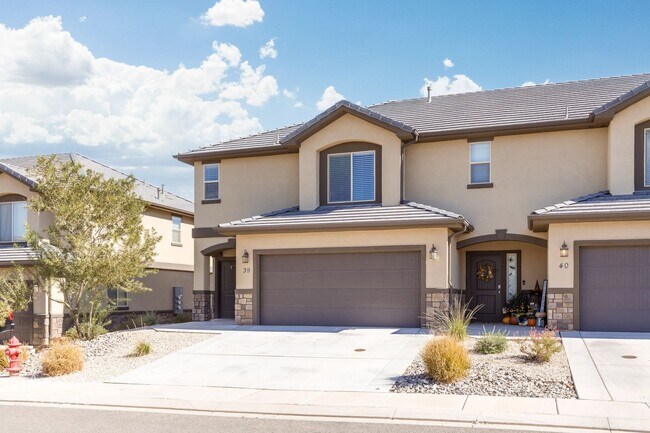 3 Bedroom, 2.5 Bathroom Blackhawk Townhome - 3 Bedroom, 2.5 Bathroom Blackhawk Townhome