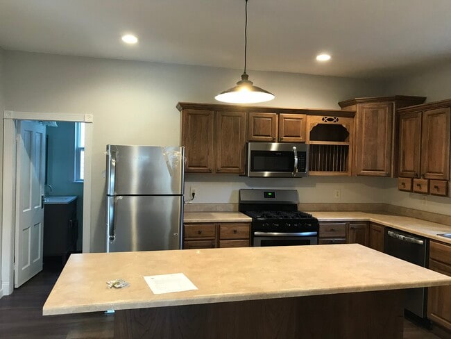 Building Photo - 1413 N Broad St Unit Lower