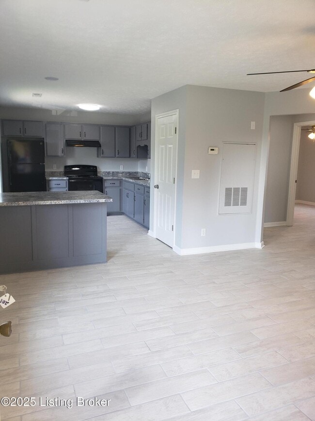 Building Photo - 151 E Florence Ave Unit 201 Rental