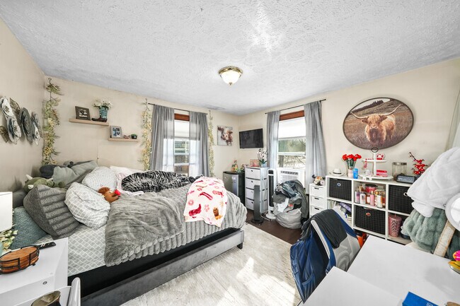 Photo - 114 Linden Rd