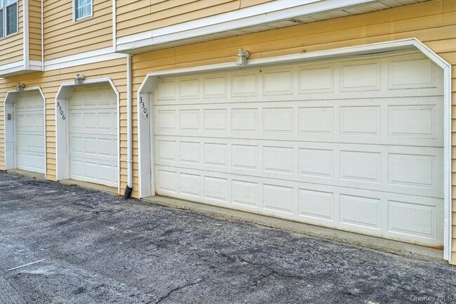 Photo - 3304 Whispering Hills Dr