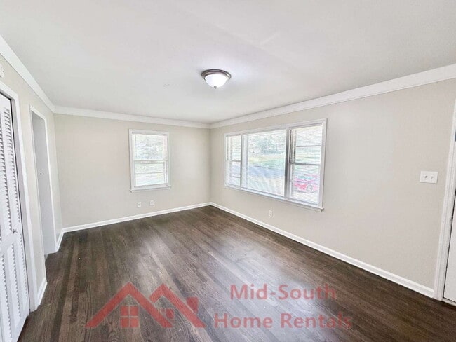 Photo - 3284 Parham St