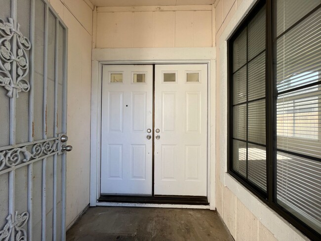 Newly Renovated 4 Bed, 3 Bath Home - Newly Renovated 4 Bed, 3 Bath Home