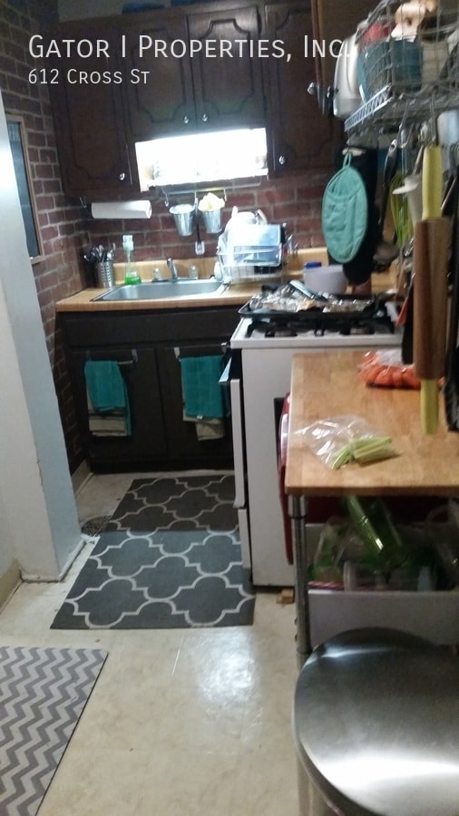 Photo - 612 Cross St