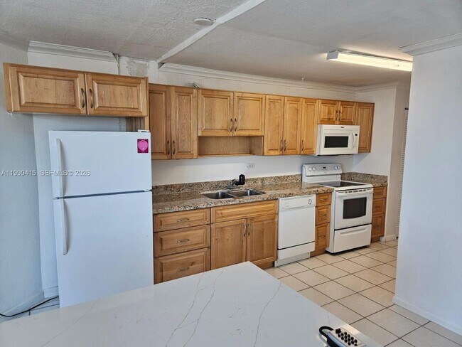 7135 Collins Ave Unit 1821
