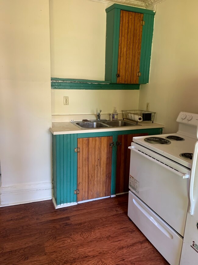 31 Isham St Unit 31