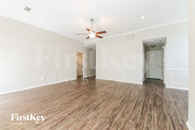 Photo - 415 N Gaston Dr