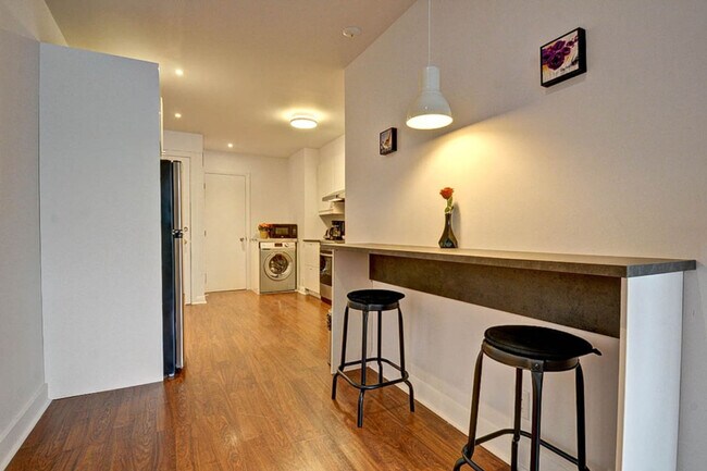 Photo - 1379 Rue Ontario E Unit ID1244612P