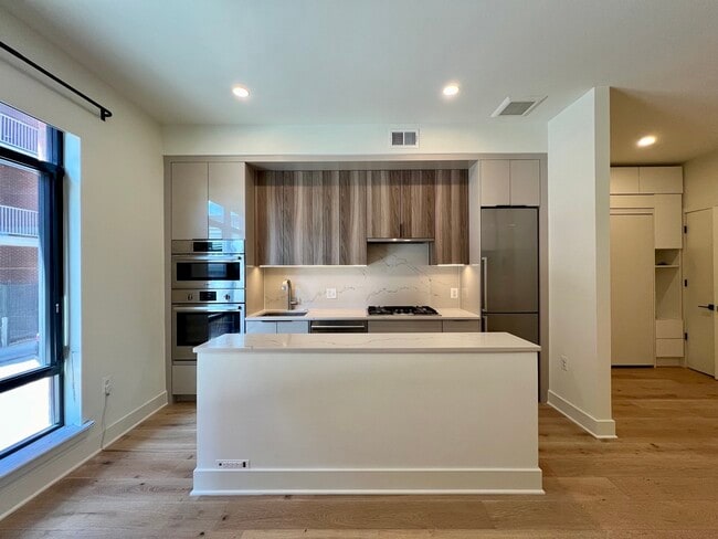 Photo - 801 N St NW
