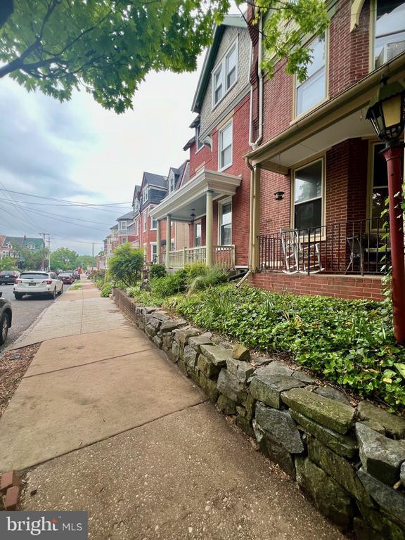 Building Photo - 1507 W 14th St Unit 3