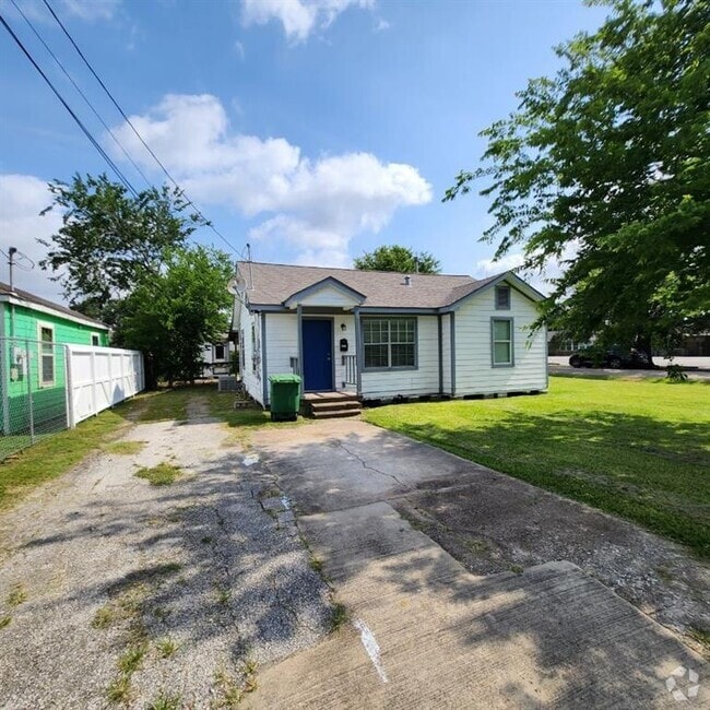 Building Photo - 7931 Keller St Rental