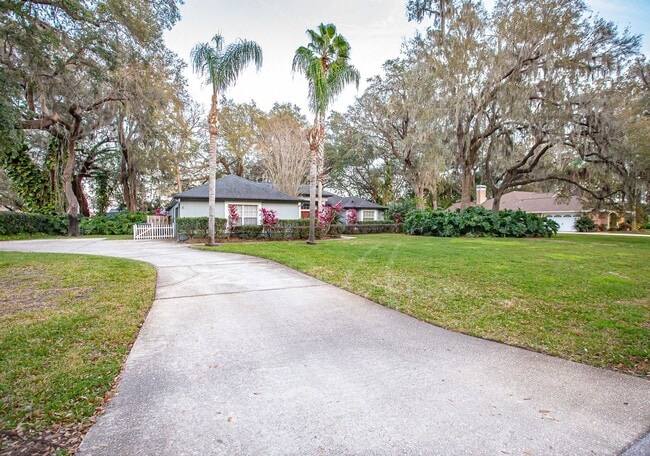 Photo - FOR RENT!!! STUNNING AND SPACIOUS 5 BEDROOM SINGLE FAMILY HOME...