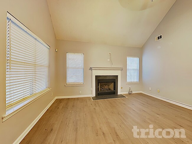 Photo - 169 Floresta Dr